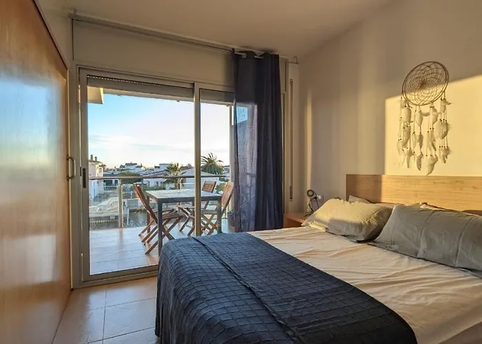 Apartamento En Roses Vistas Al Canal